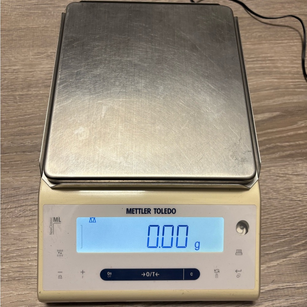Mettler Toledo Scale MF ML3002E
Top-loading Balance Scale